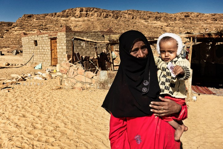 Bedouin Woman with Child - Sinai, Egypt - Paul Reiffer, Professional Photographer Bedouin Woman with Child - Sinai, Egypt - Paul Reiffer, Professional Photographer